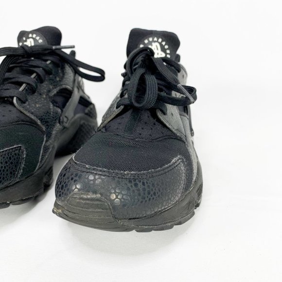 NIKE Men's Air Huarache Black/Black Sneakers - Picture 9 of 13